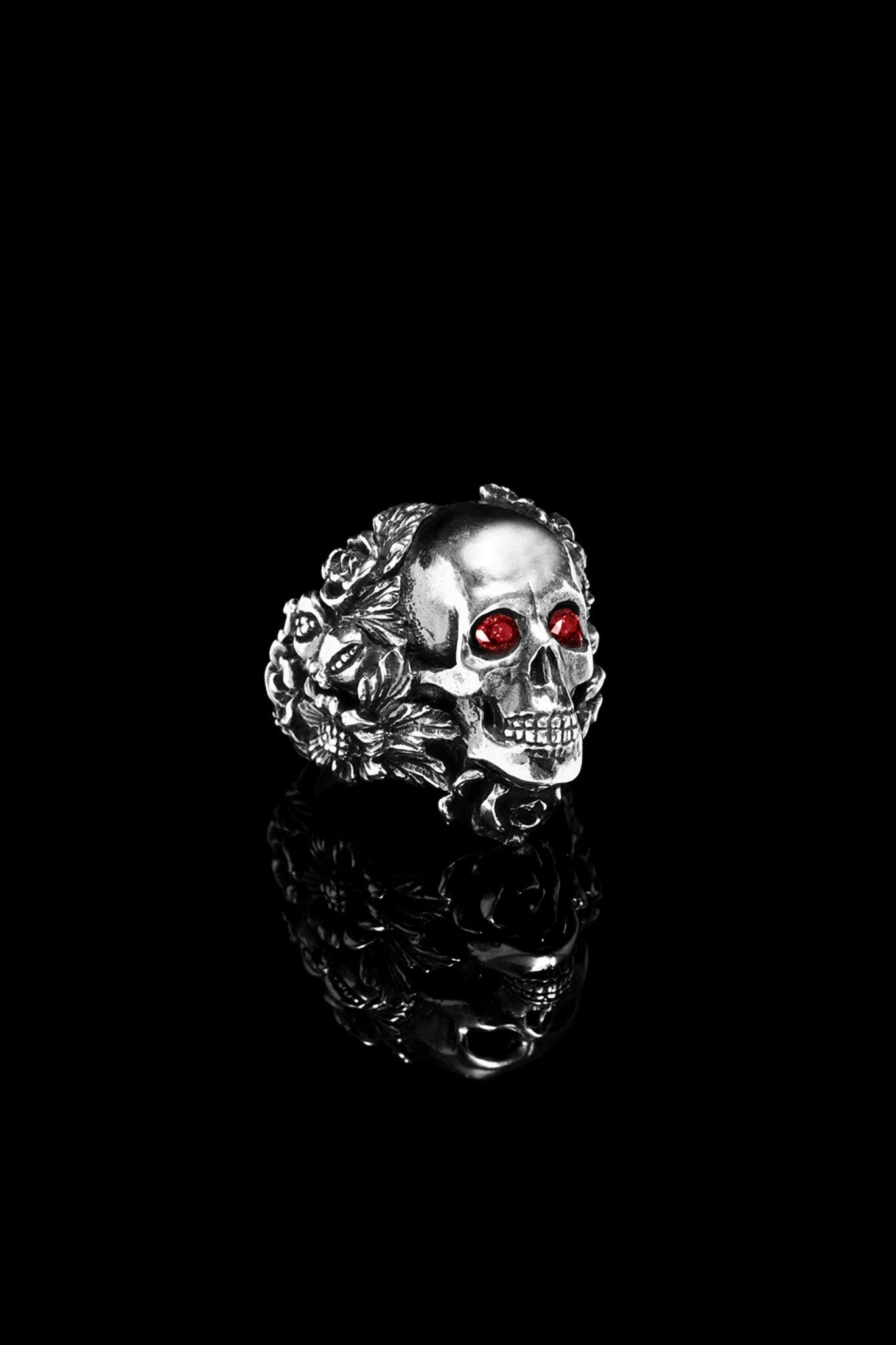 Small Skull Foliage Ring