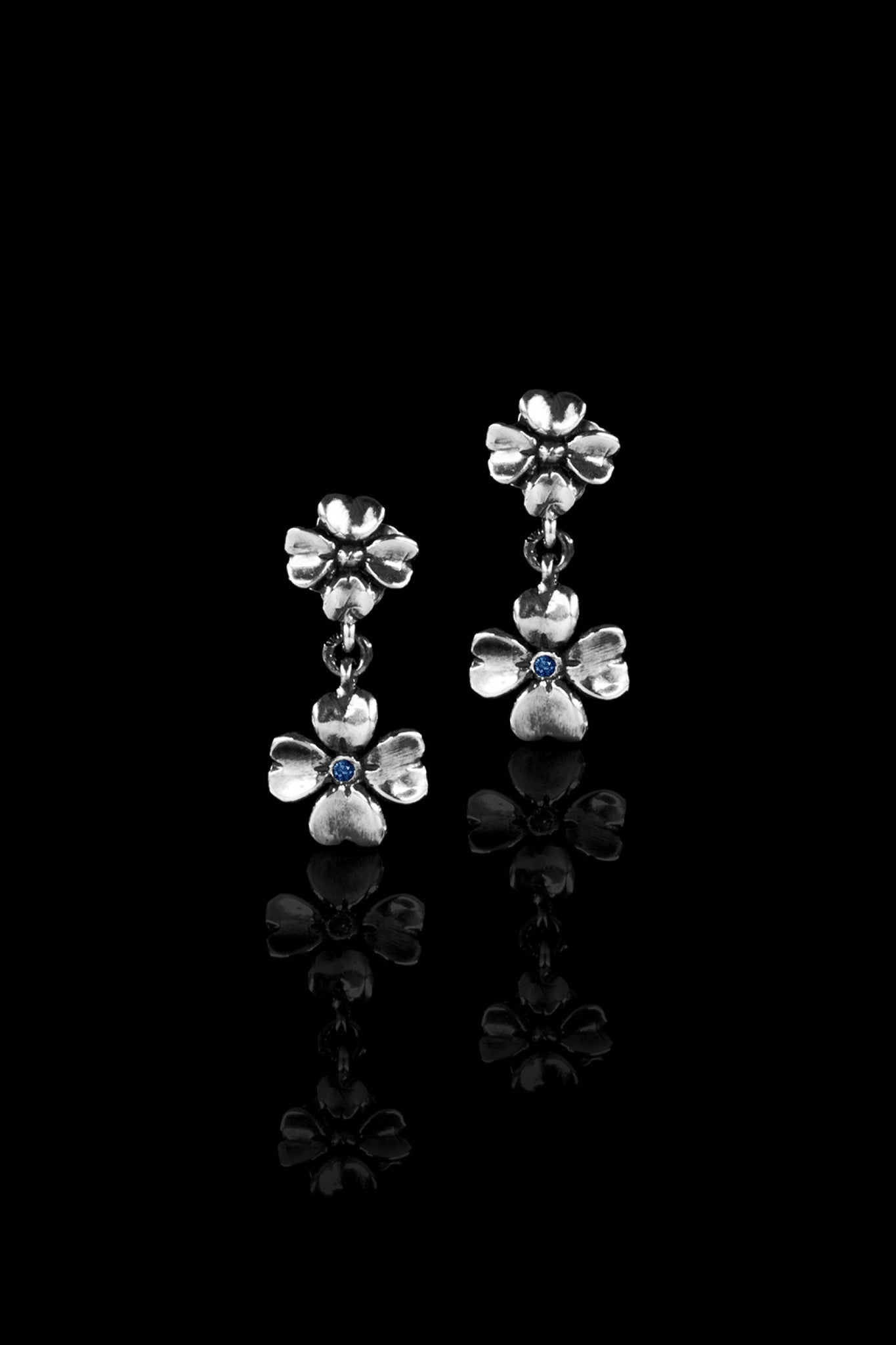 Tiny Clover Earrings